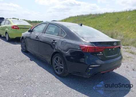 2021 Kia Forte Gt-Line z USA, uszkodzony, nr VIN 3KPF34AD4ME382105
